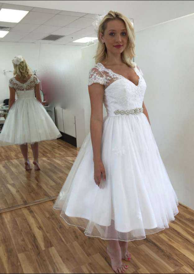 Tulle Wedding Dress A-Line/Princess V-Neck Knee-Length With Lace