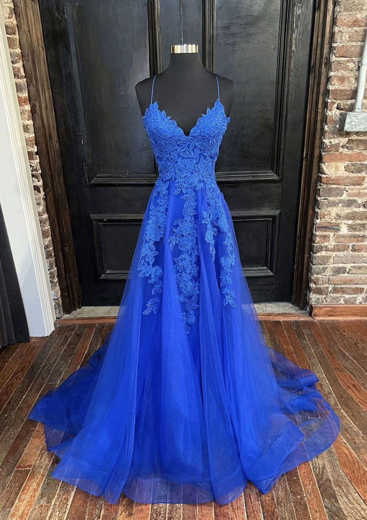 Ocean Blue A-line V Neck Spaghetti Straps Sweep Train Tulle Prom Dress With Appliqued  - STACEES