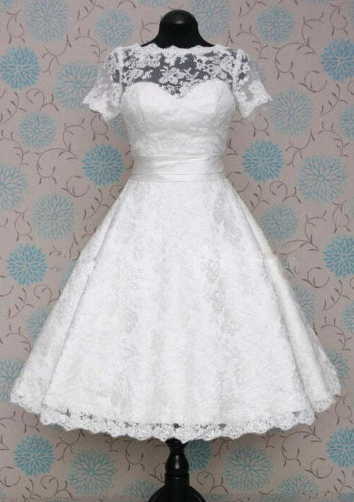 Trapèze col festonné longueur mollet dentelle satin robe de mariée avec ceinture