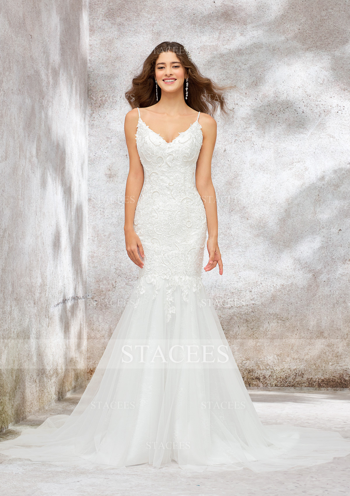 Trumpet/Mermaid V Neck Sleeveless Chapel Train Tulle Lace Wedding Dress With Appliques Beading