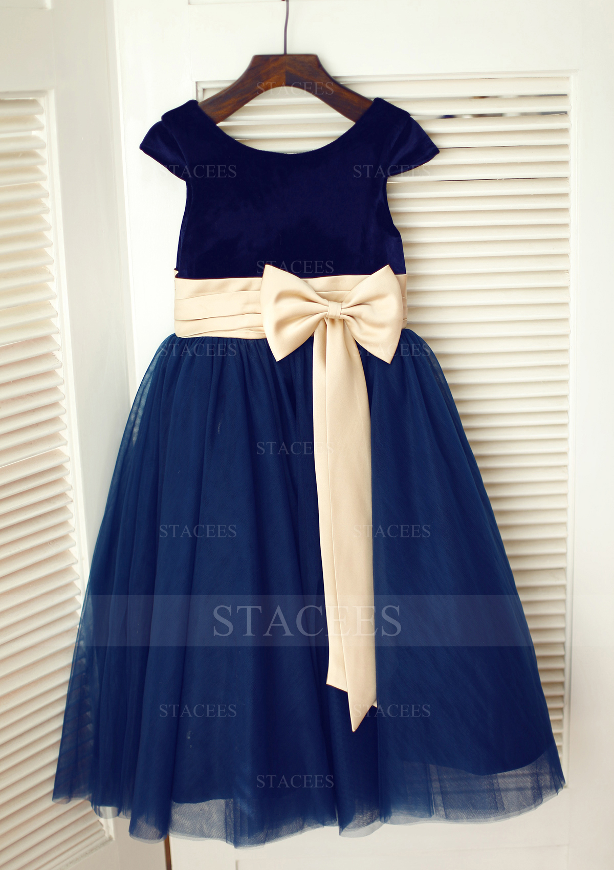 A-line/Princess Scoop Neck Tea-Length Tulle Flower Girl Dresse With Bowknot Sashes