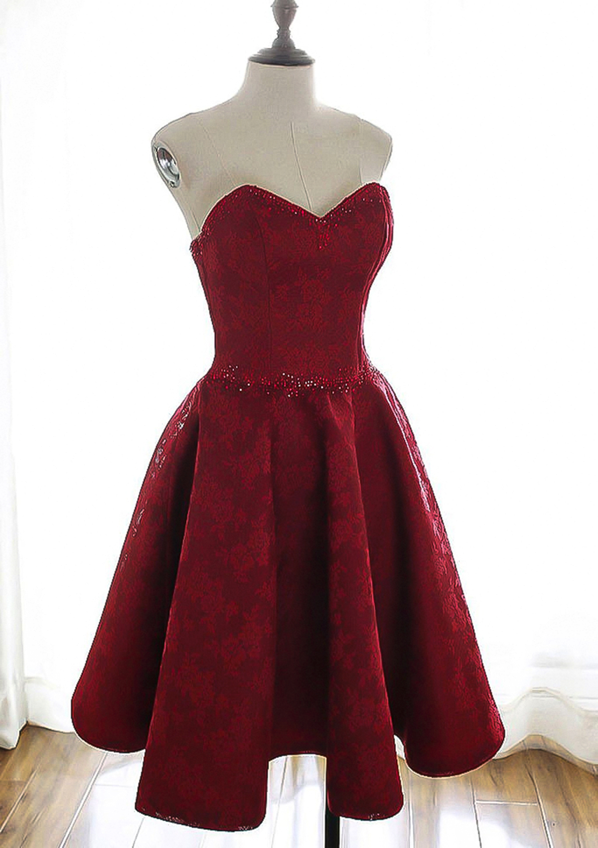 Burgundy A-line Sweetheart Sleeveless Lace Short/Mini Homecoming Dress With Beading - STACEES