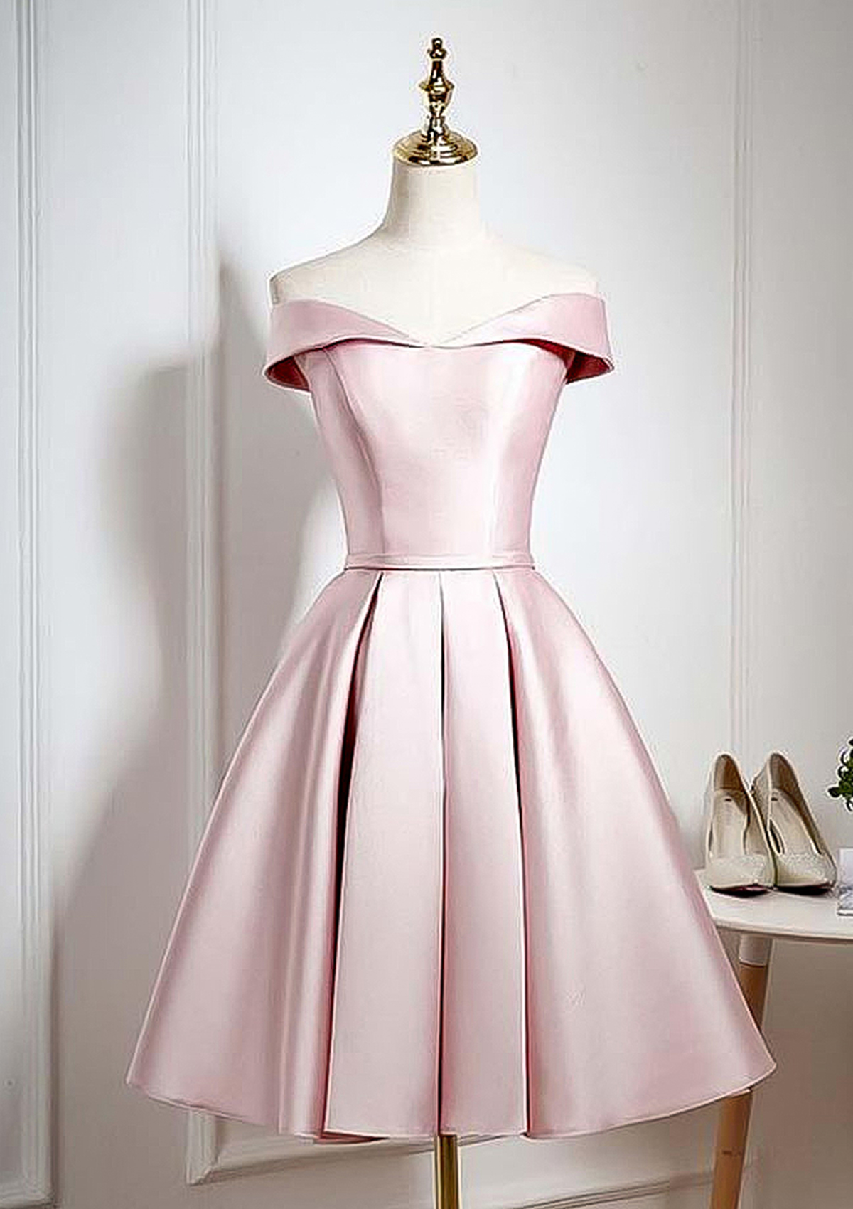 Pearl Pink Elegant Off-Shoulder Satin Short/Mini Homecoming Dress - STACEES