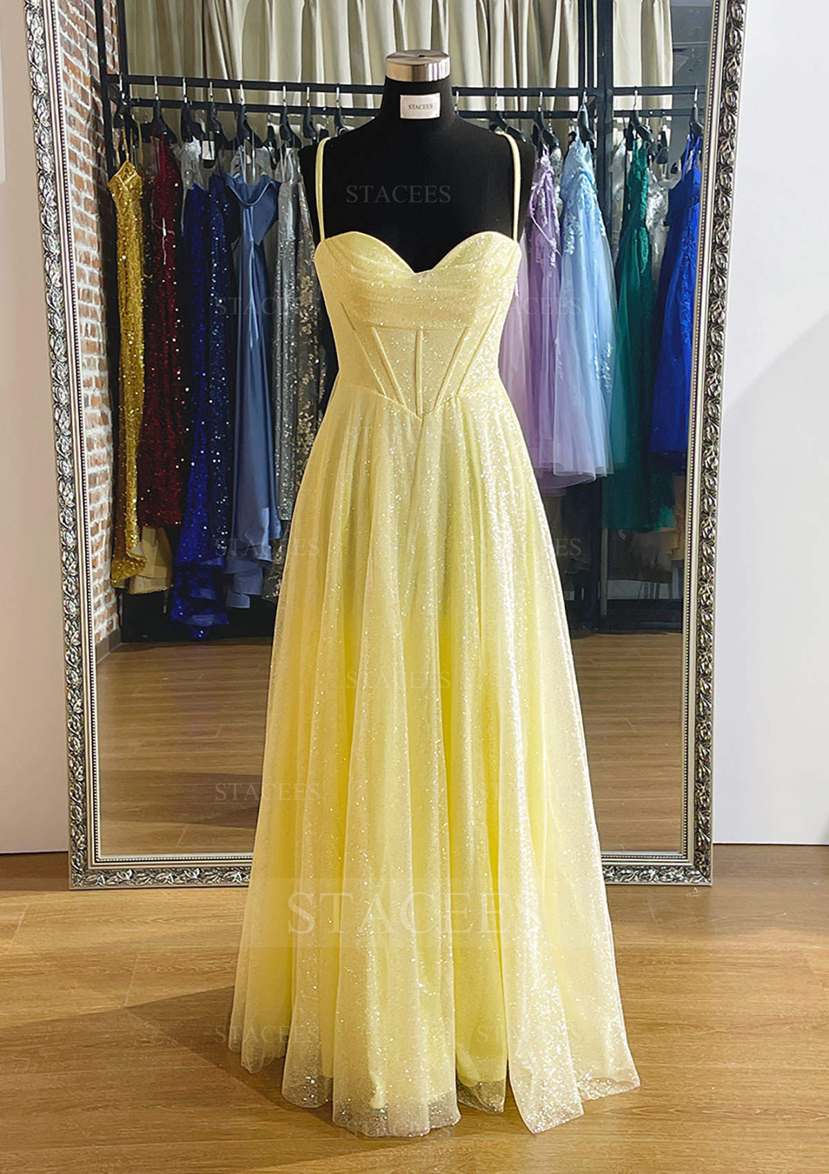 Jaune Trapèze coeur tulle longueur ras du sol robe de bal avec pleated glitter - STACEES