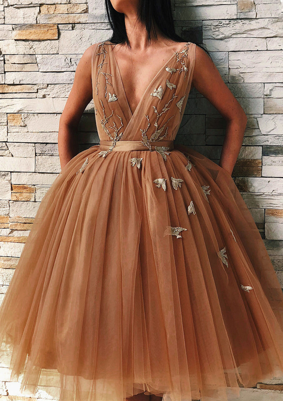 A-line V Neck Knee-Length Tulle Homecoming Dress With Embroidery