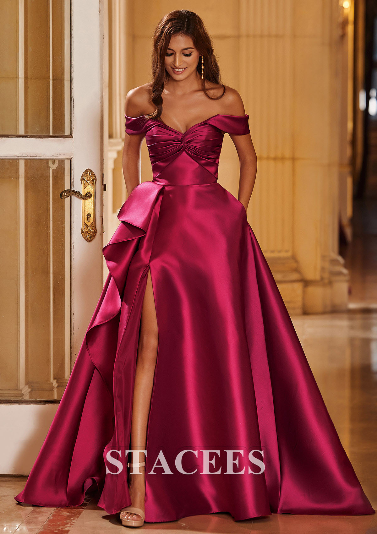 Bordeaux Trapèze épaule dénudée satin traîne balayage robe de bal 