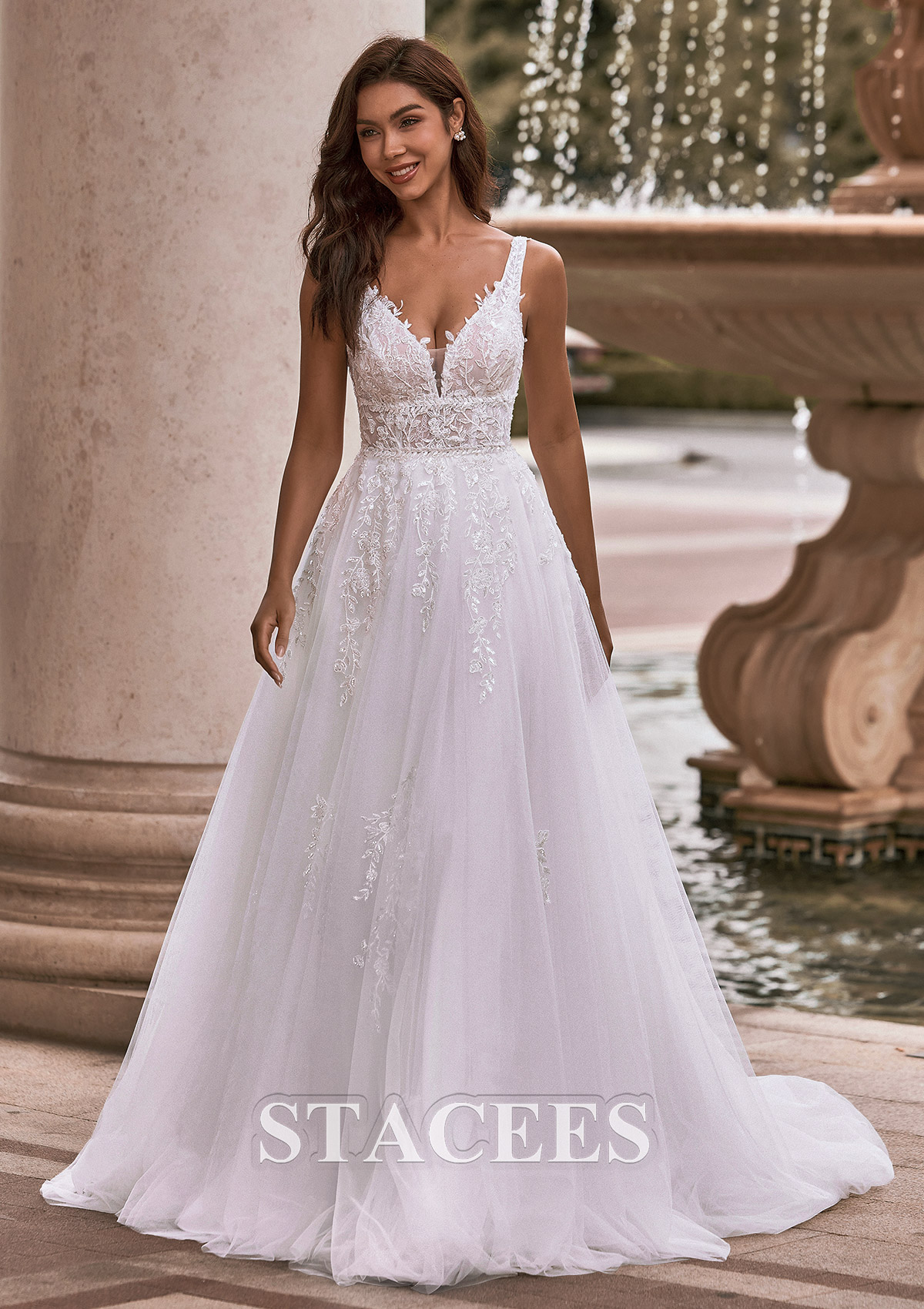 Vestido línea a princesa escote en v tul cola de la corte vestido de novia