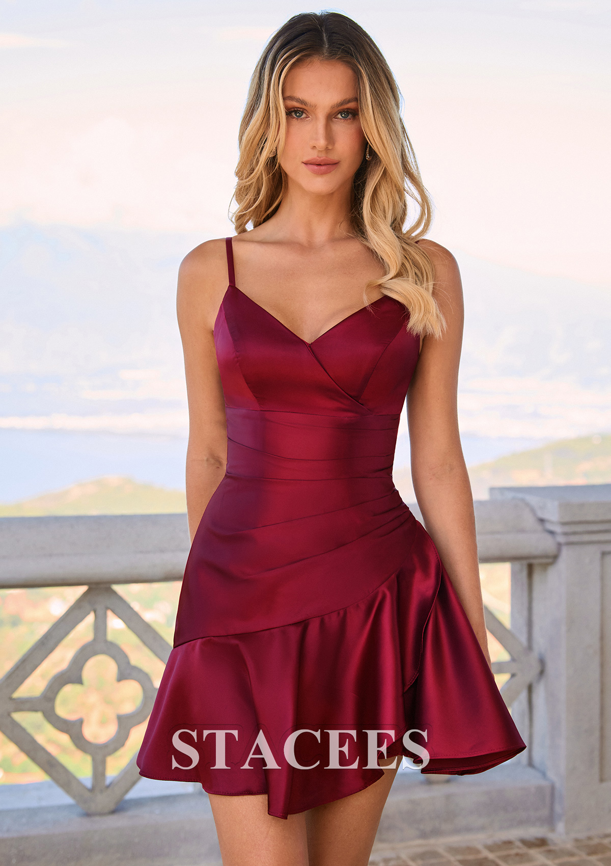 Bordeaux Trapèze col en v satin courte/mini robe de fête de la rentré avec plissé - STACEES