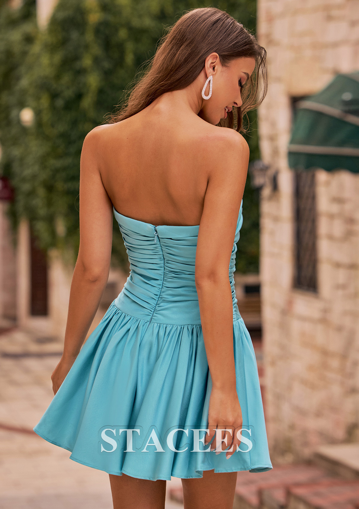 Comme Image Robe trapèze carrée satin extensible courte/mini robe de fête de la rentrée - STACEES