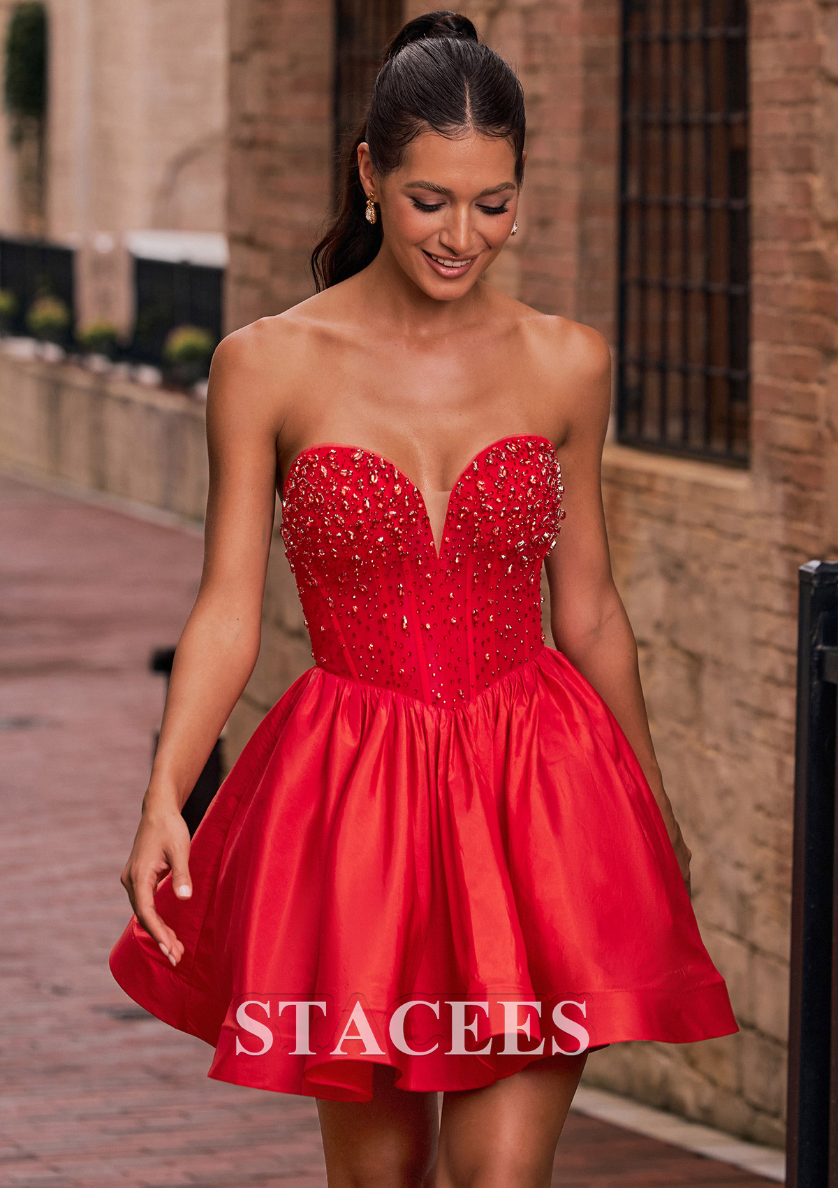 Rouge Robe trapèze cache coeur taffetas courte/mini robe de fête de la rentrée avec perles plissé - STACEES