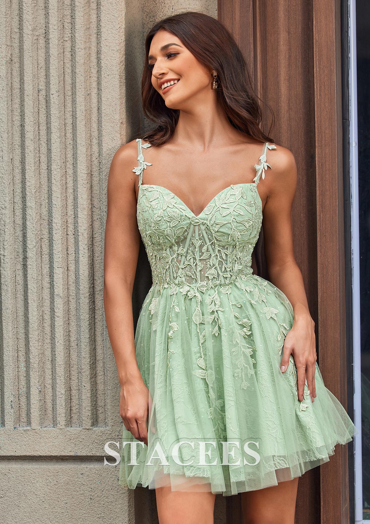 Sage Vestido línea a escote en v tul corto/mini vestido para homecoming - STACEES