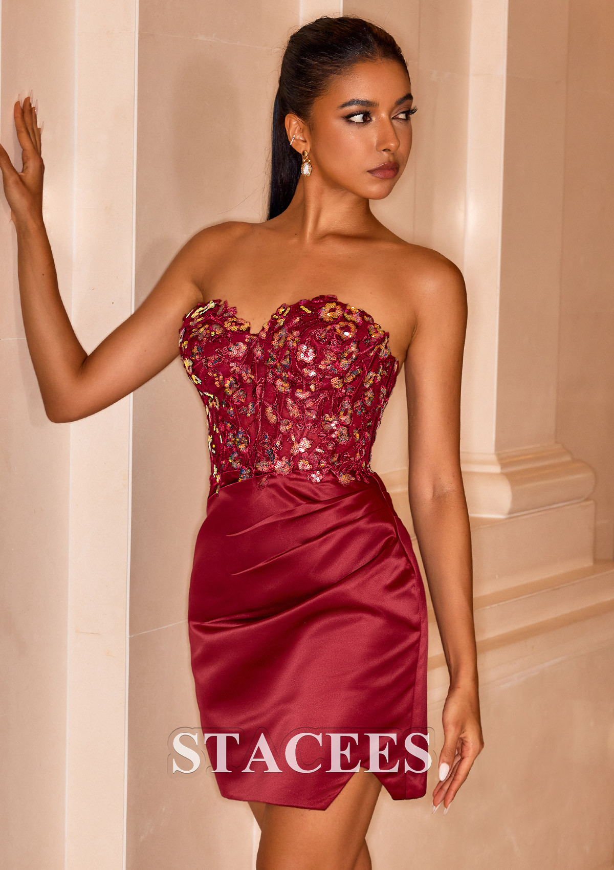 Bordeaux Fourreau cache coeur satin courte/mini robe de fête de la rentrée - STACEES