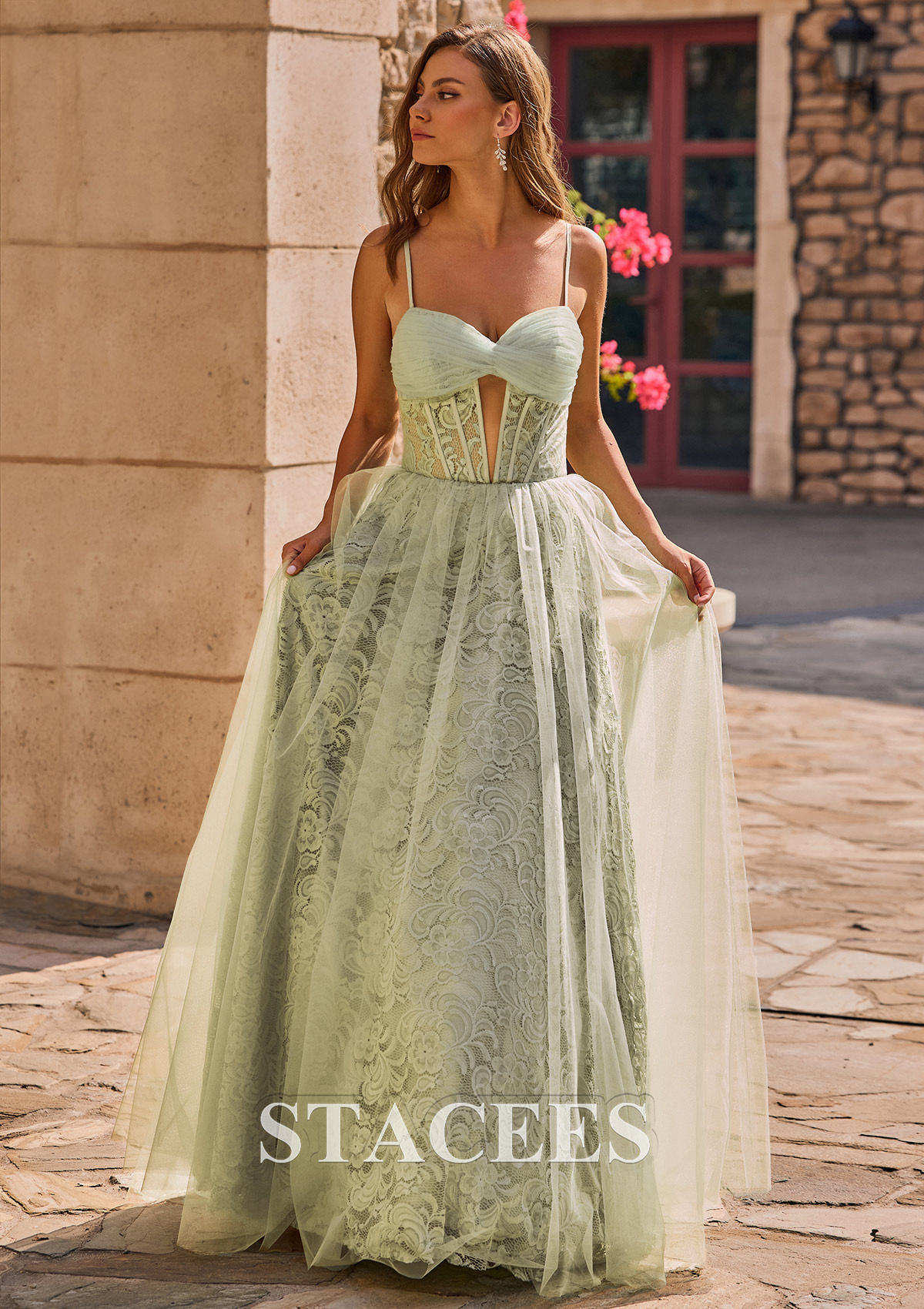 Sauge Trapèze col en v tulle traîne balayage robe de bal  - STACEES