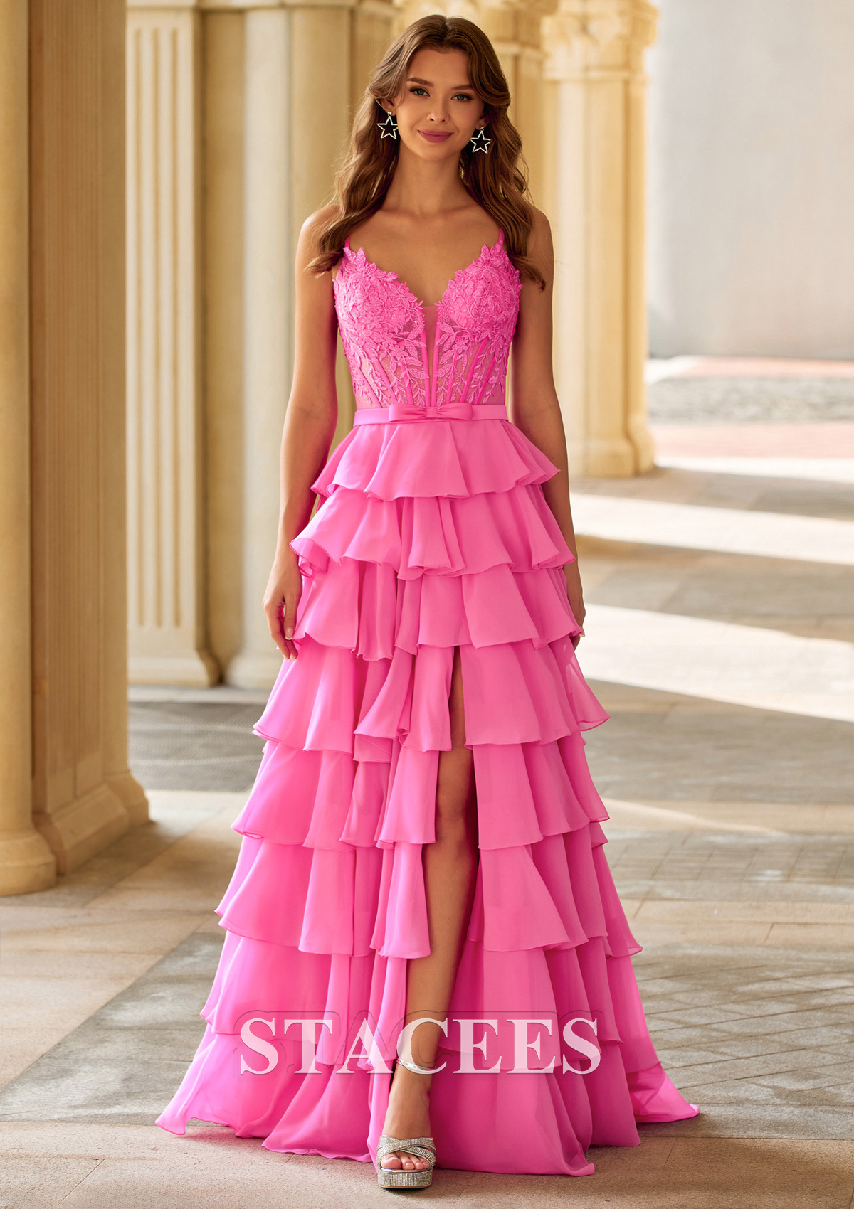 Rose Vif Trapèze col en v mousseline longueur ras du sol robe de bal avec appliqué perles volants - STACEES