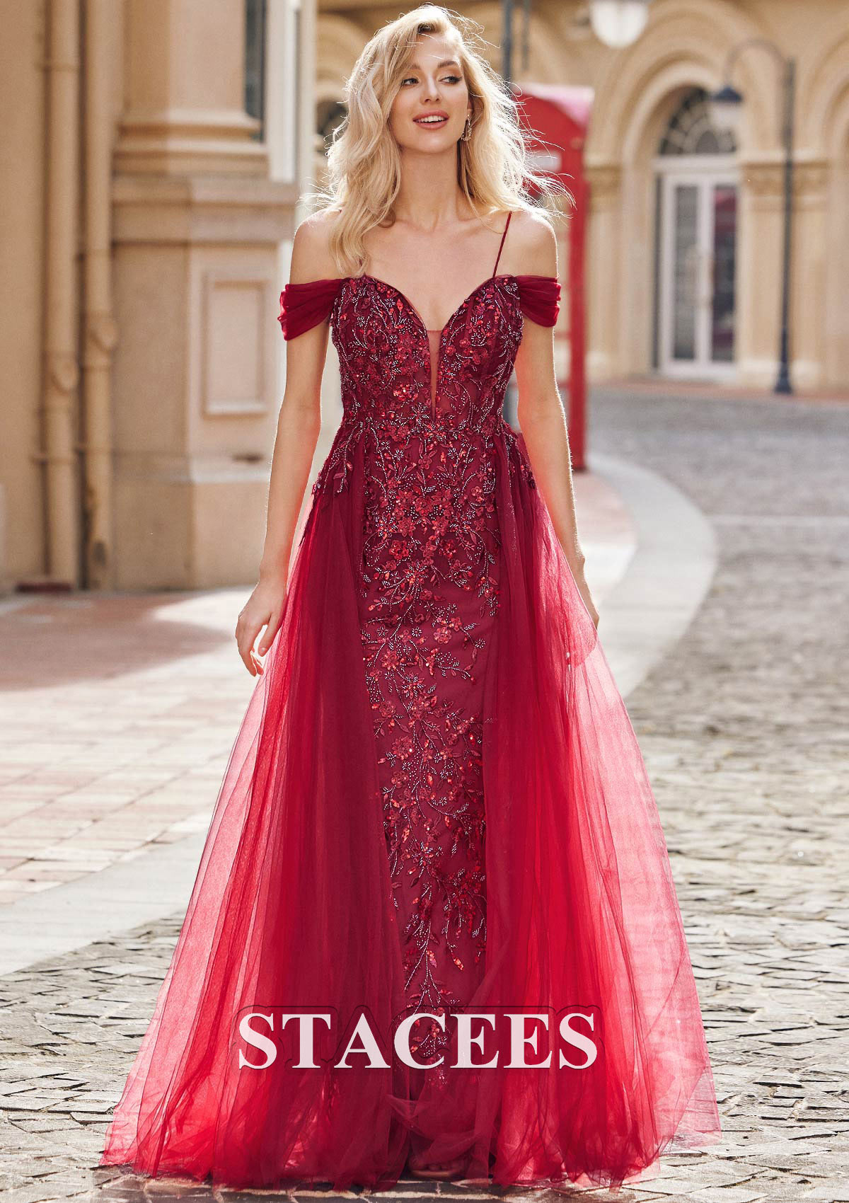 Bordeaux Trapèze col en v tulle traîne balayage robe de bal - STACEES